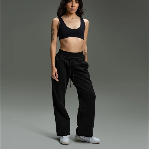 Kamo Fitness Black Joggers - Picture 2 of 11